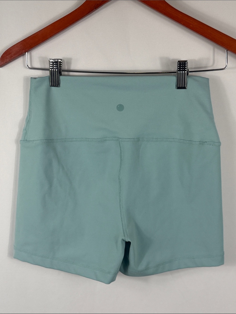 Yogalicious Lux Everyday 5” Short High-Rise in Seafoam. Womens Size M. Very soft - Picture 3 of 4